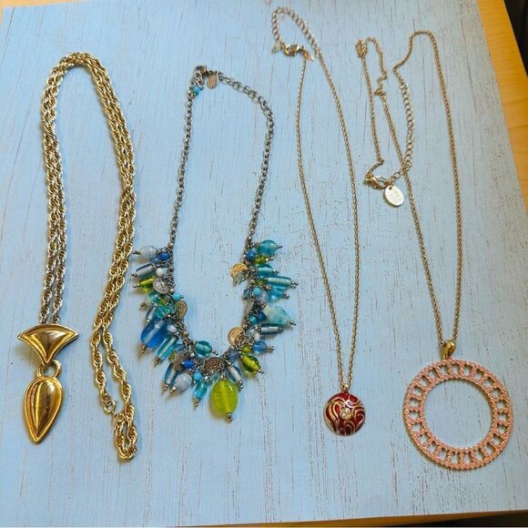 Necklace Bundle - Picture 1 of 8